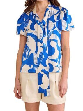 S’Edge Arden Top In Pompidou Blue Medium Short Sleeve Boutique Satin Tie NWT